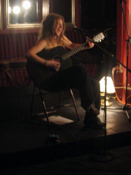 Stephanie Nilles performing