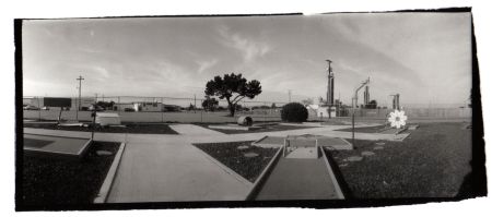 yet another picture of a deserted peewee golf course